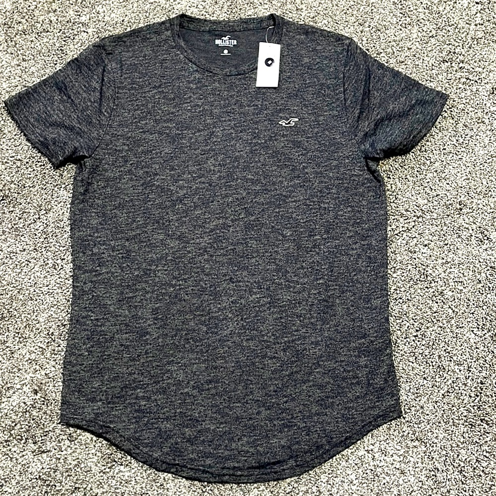 NWT charcoal Hollister soft knit T-shirt